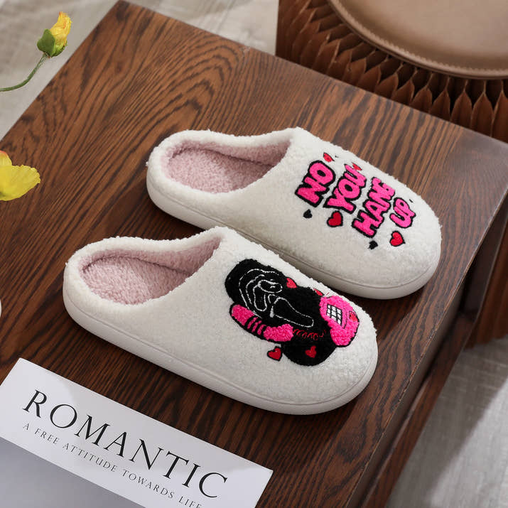 White Halloween Horror Skull Pattern Embroidered Thick-Soled Comfortable Fur Slippers