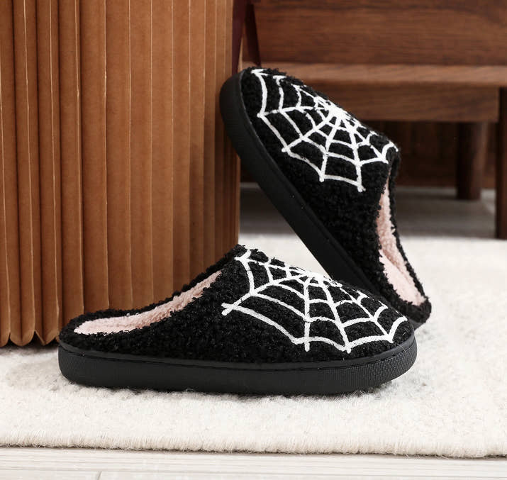 Halloween Spider Web Pattern Horror  Fashion Embroidered Thick-Soled Comfortable Woolen Cotton Slippers