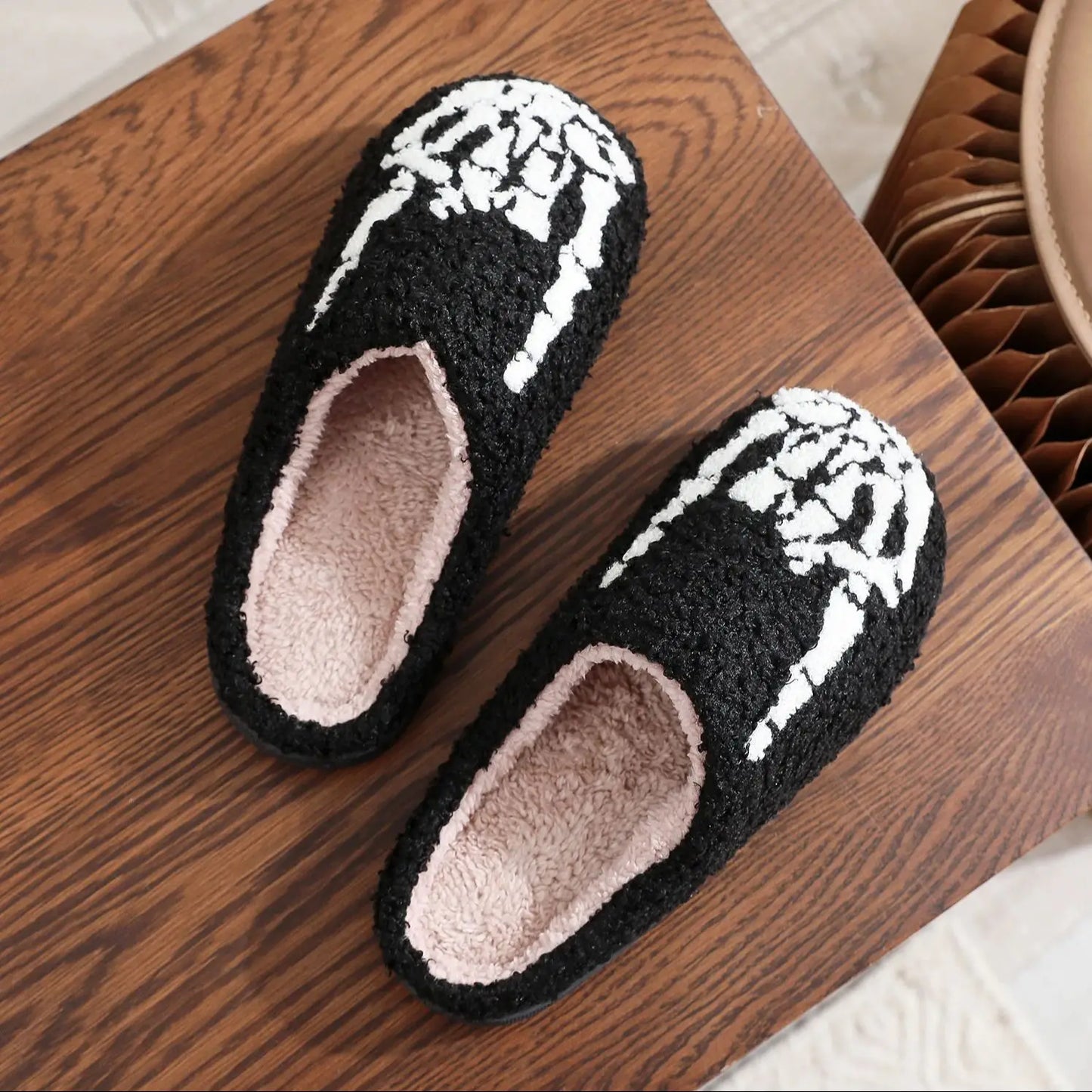 Skull Finger Pattern Skull  Thick-Soled Comfortable Woolen Cotton Slippers