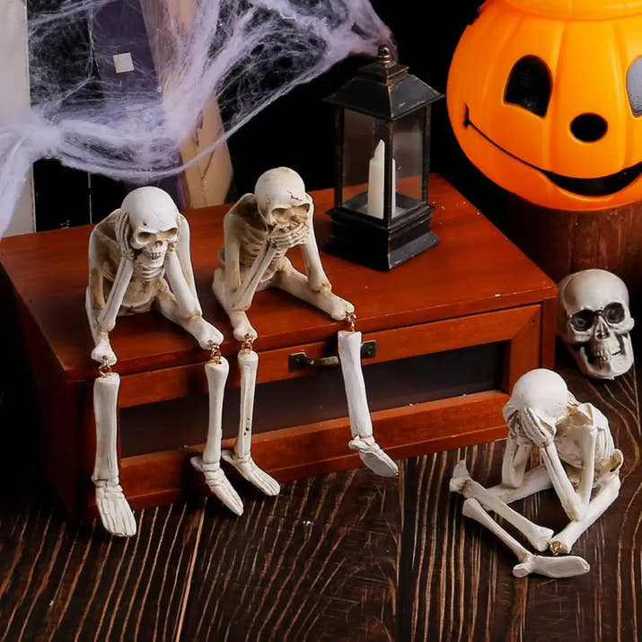 Skeleton Pose Decor  Halloween  Statues Set