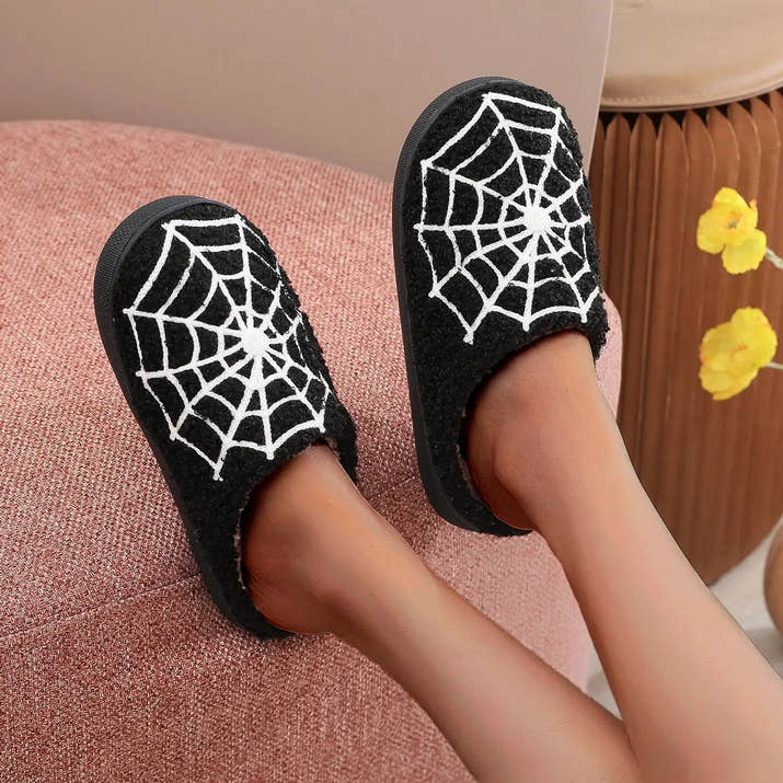 Halloween Spider Web Pattern Horror  Fashion Embroidered Thick-Soled Comfortable Woolen Cotton Slippers