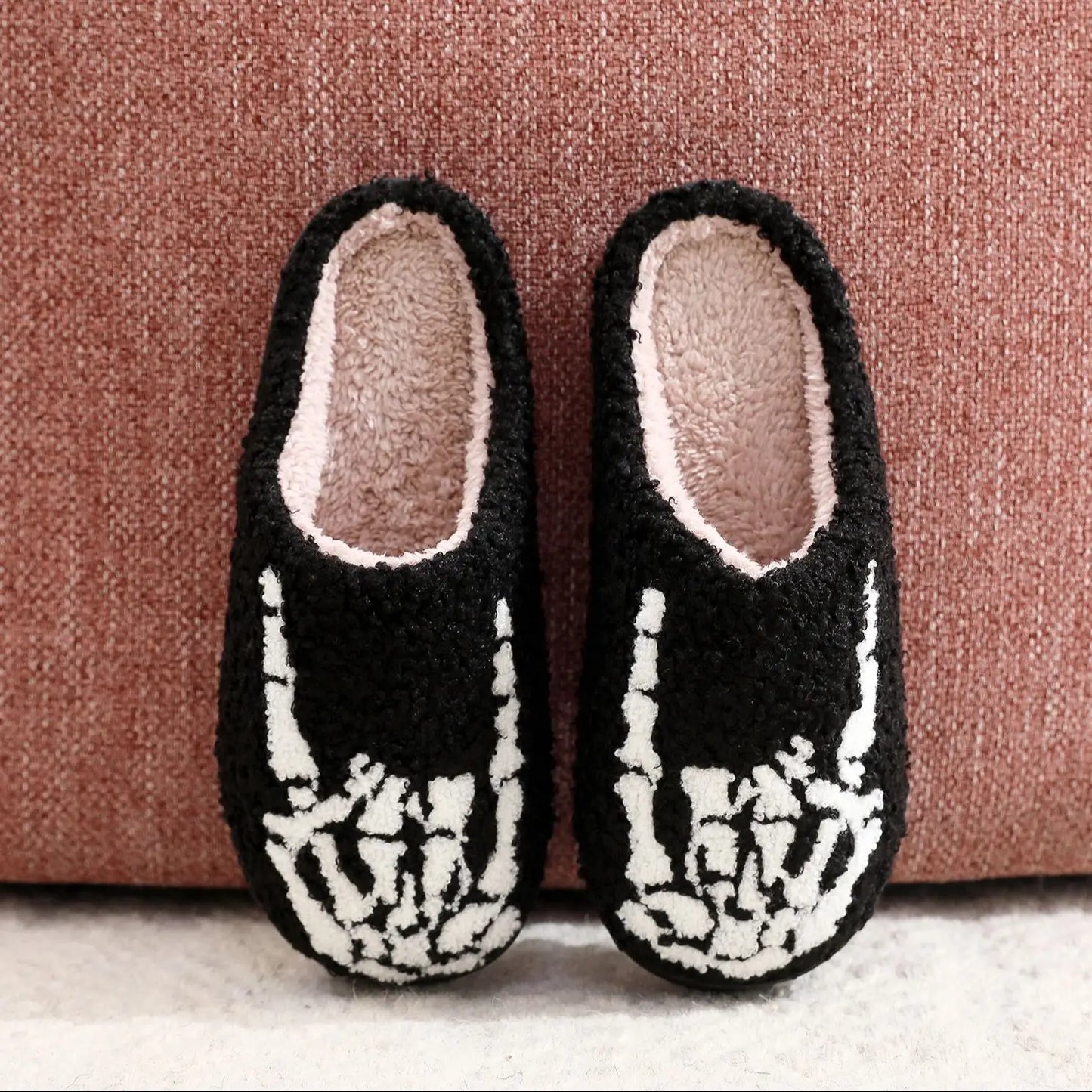 Skull Finger Pattern Skull  Thick-Soled Comfortable Woolen Cotton Slippers